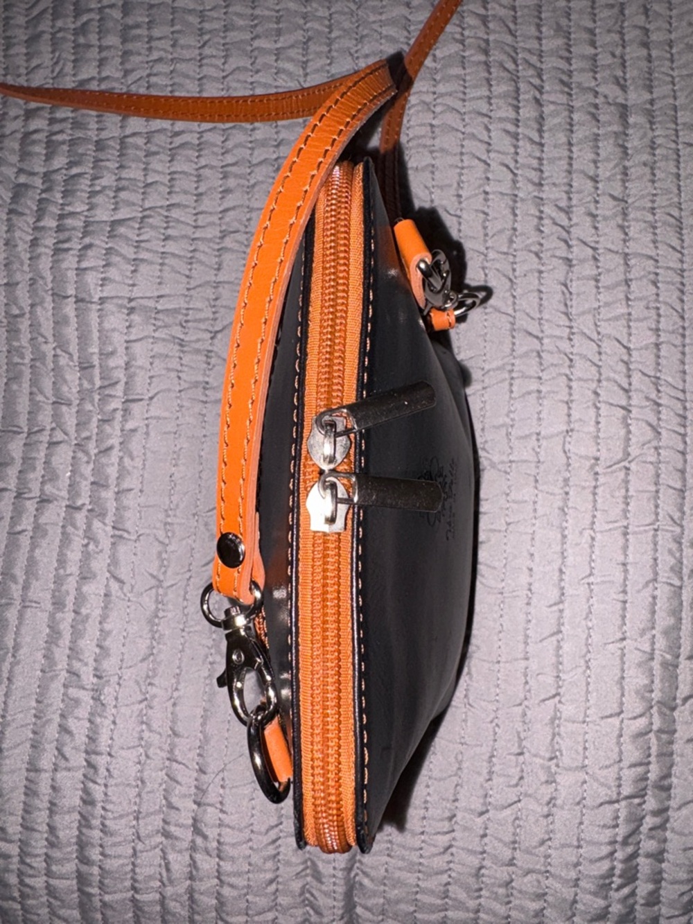Vera Pelle Italian Leather Crossbody Bag - Classic Two-Tone Design - Picture 6 of 9